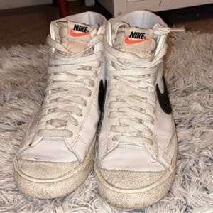 Nike - Women’s Blazer Mid ‘77 - Women’s 7.5